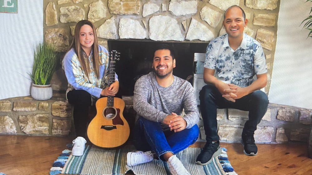 Danny Díaz Presenta «Siempre Cantaré» Junto Al Reconocido Grupo TWICE