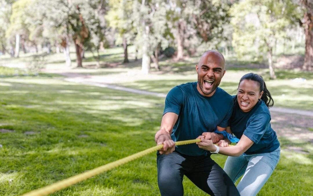 ¡No más aburrimiento en las reuniones! 5 dinámicas creativas para jóvenes cristianos