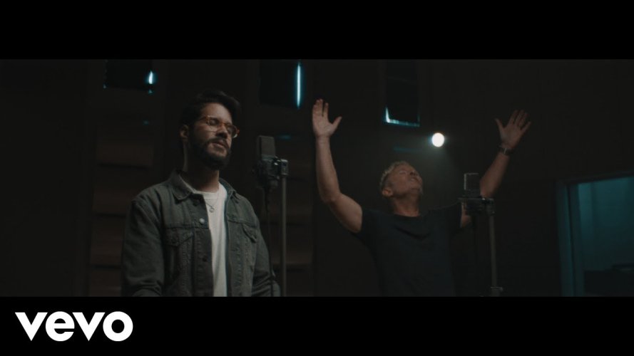 Chris Tomlin se une a Miel San Marcos para presentar «Holy Forever (Español)»