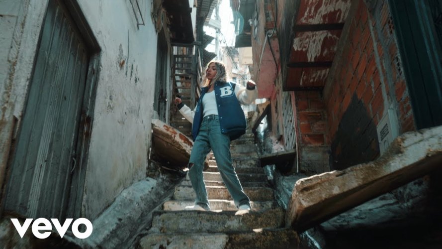 Sophiv lanza su esperado álbum debut