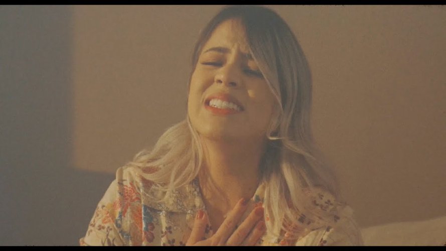 Jullie presenta «Mi Salvación», primer sencillo promocional de su EP debut