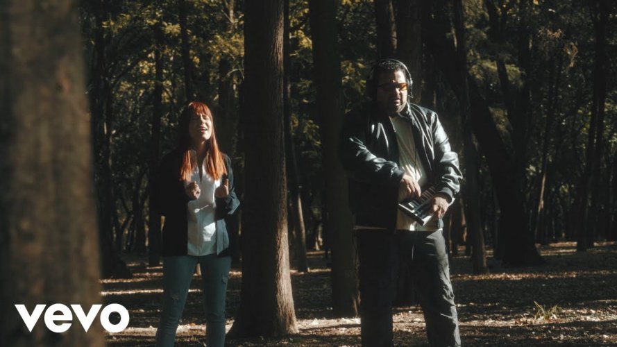 Al pie de la cruz, el nuevo material del dúo Mariannah y Diego