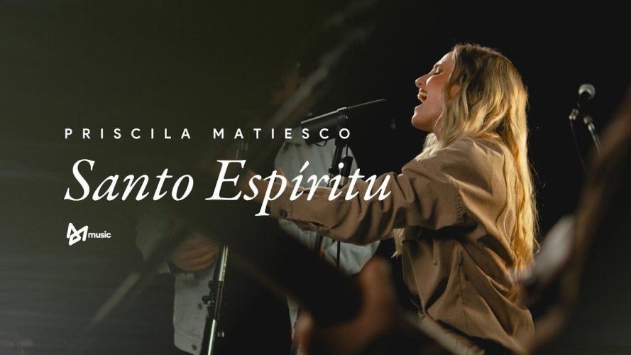 Priscila Matiesco presentó “Santo Espíritu”
