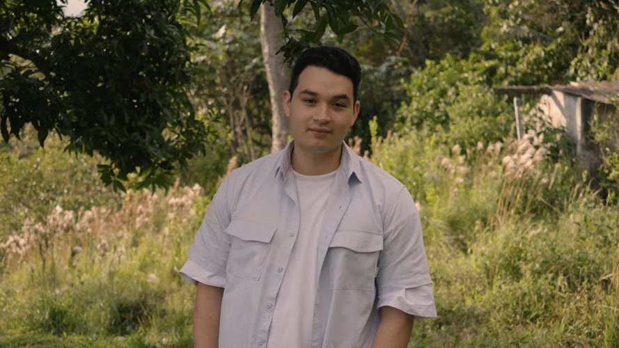 El cantante colombiano Diego Lu presenta: Tu voz me llama